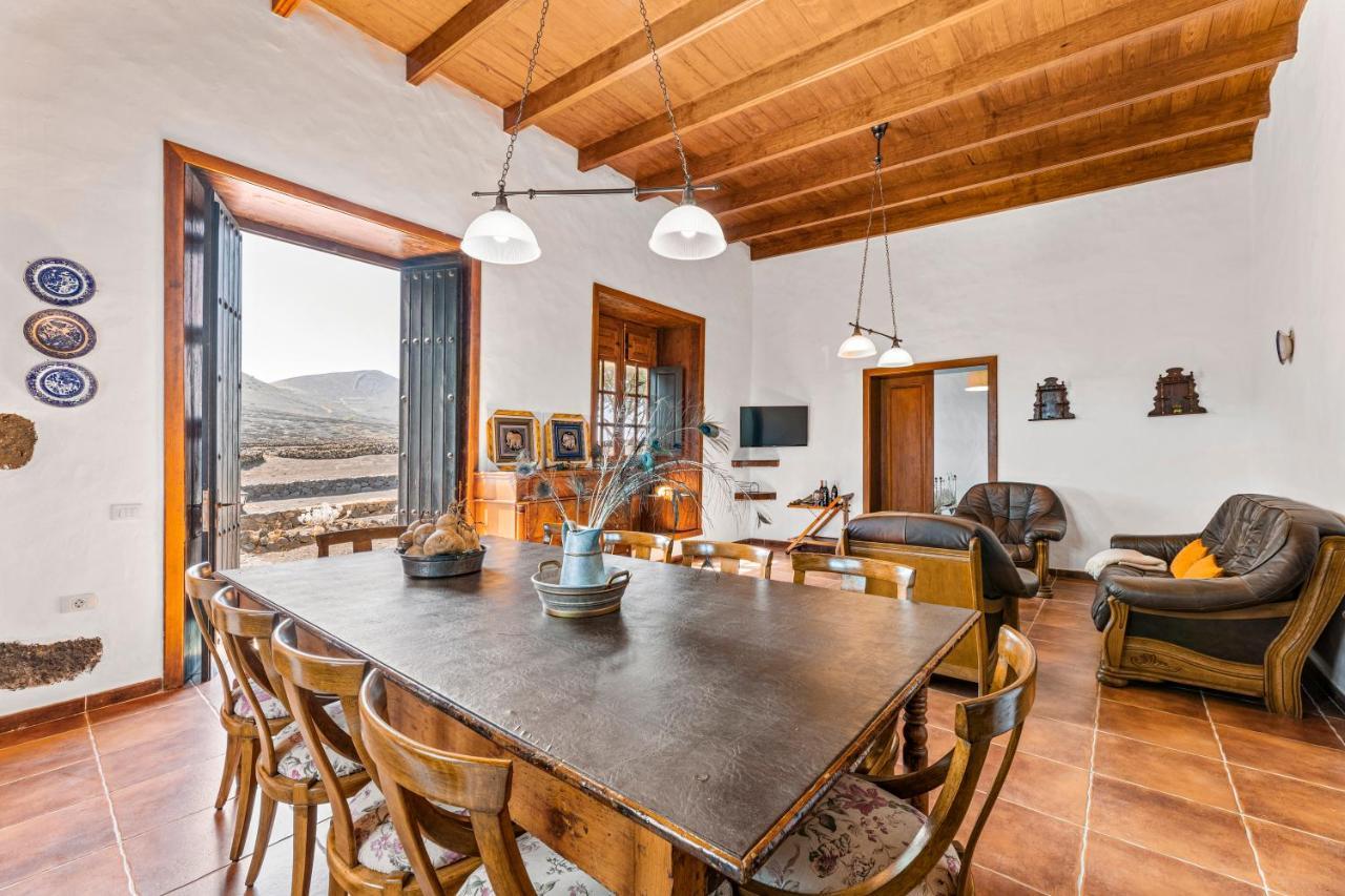 Petit La Geria Lanzarote Villa Tias Bagian luar foto